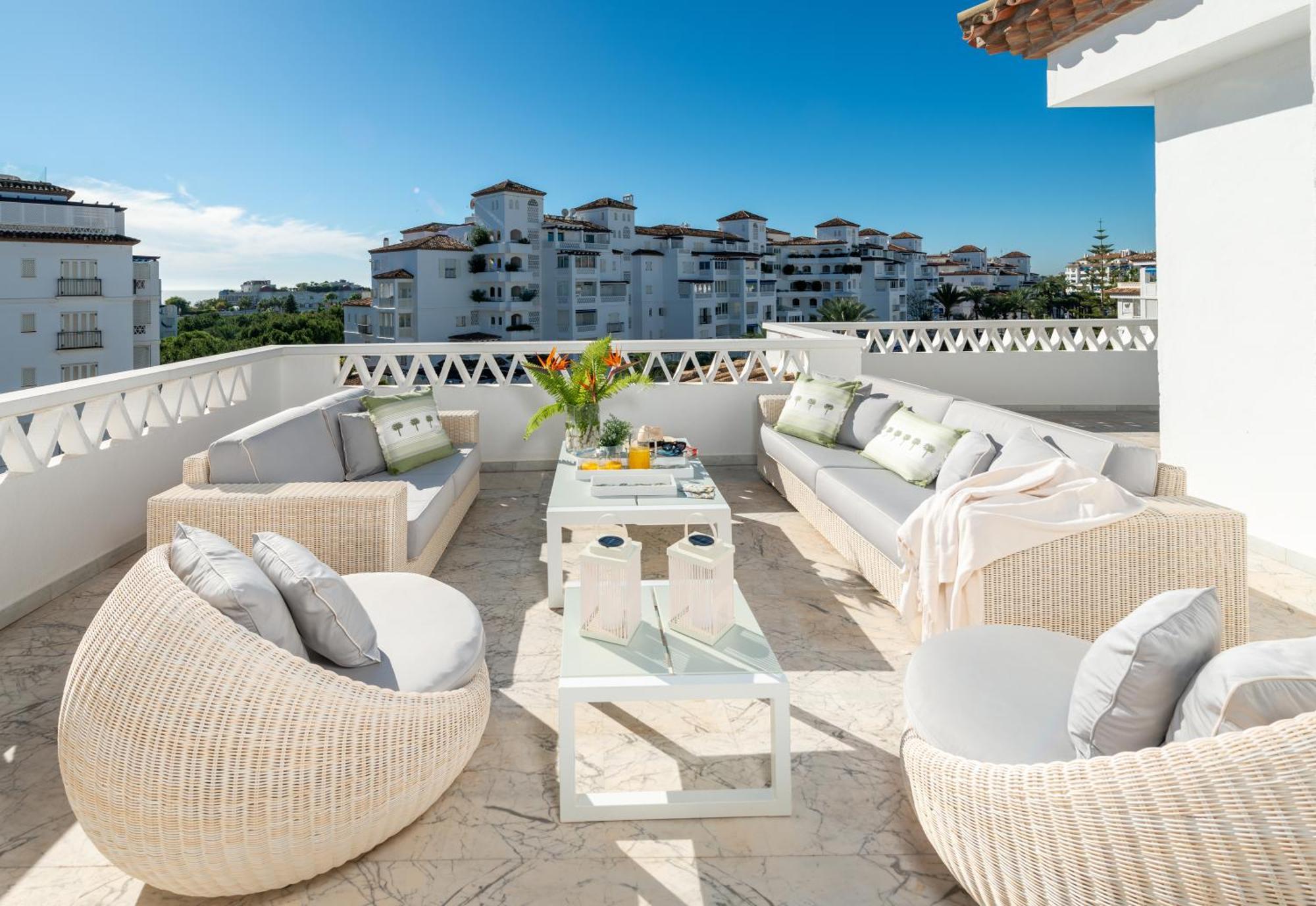 Wonderful Penthouse 3 Bedrooms In Puerto Banus -marbella Apartament *