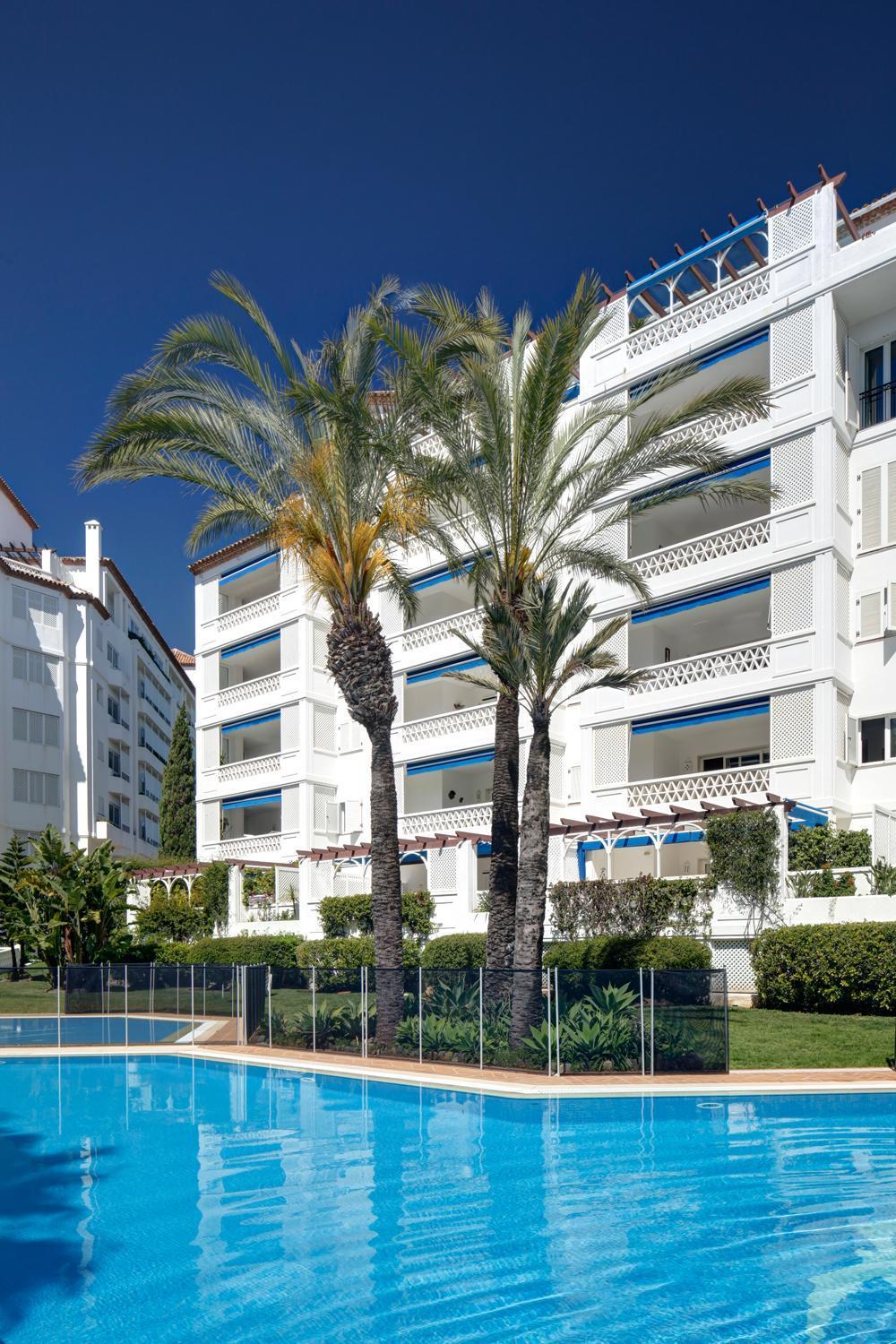 Wonderful Penthouse 3 Bedrooms In Puerto Banus -marbella Apartament *